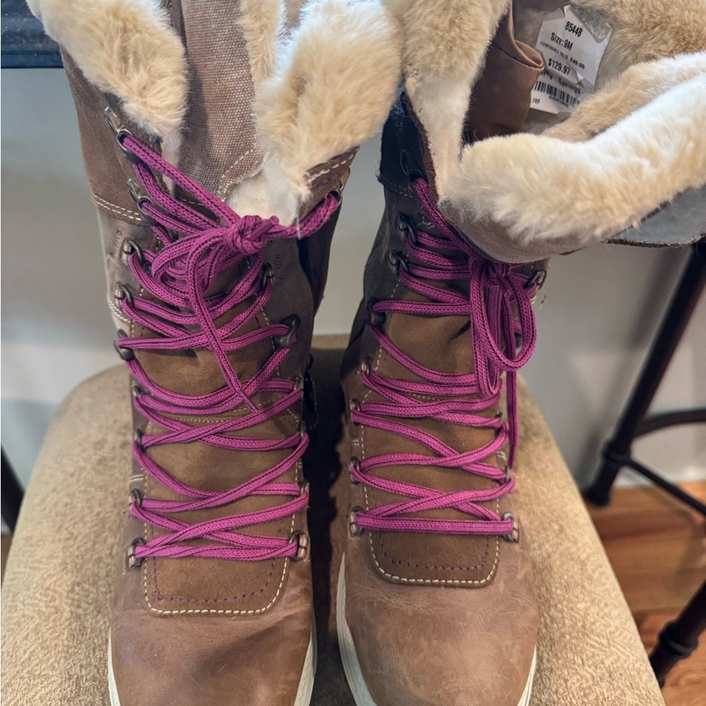 Santana Canada Brown Winter Boots with Pink Laces - Picture 2 of 7